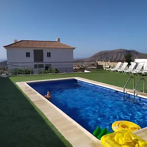 https://casa-zoe-arona-tenerife.in-canary-islands.com